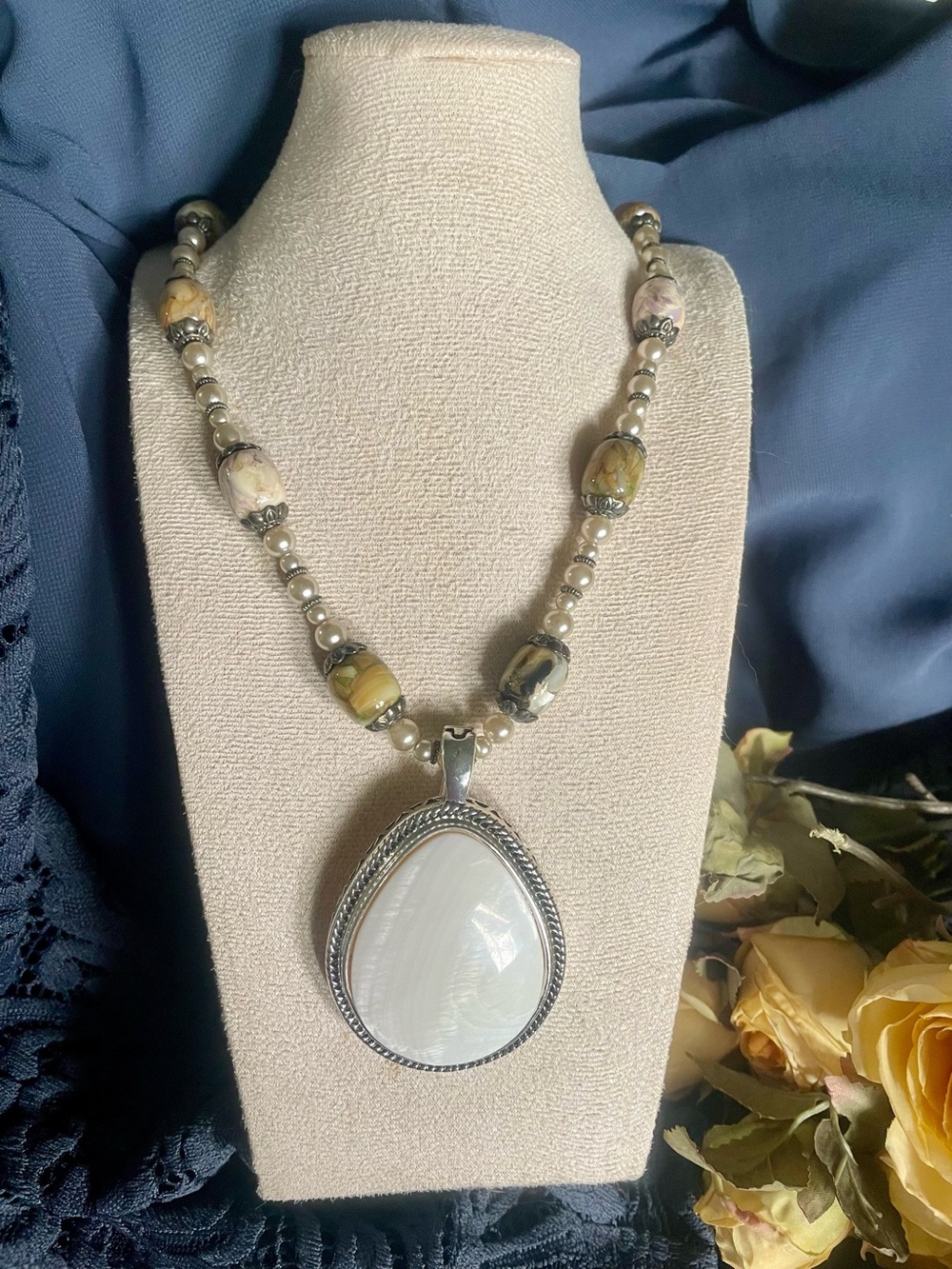 Vintage Pearl and Shell Bead Necklace with New RMN Mother of Pearl Pendant - Picture 1 of 8